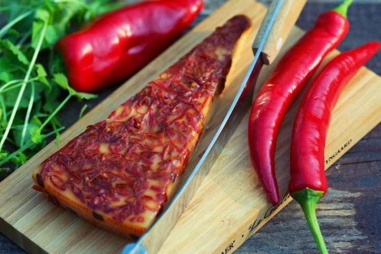 ser-zolty-z-chili.jpg